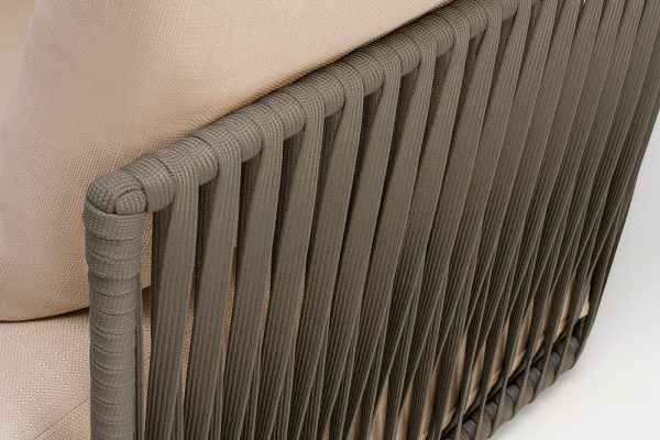 "Форли" кресло плетеное из роупа, каркас алюминий светло-серый (RAL7035) муар, роуп серо-коричневый 23мм, ткань Mossle бежевая — изображение 5