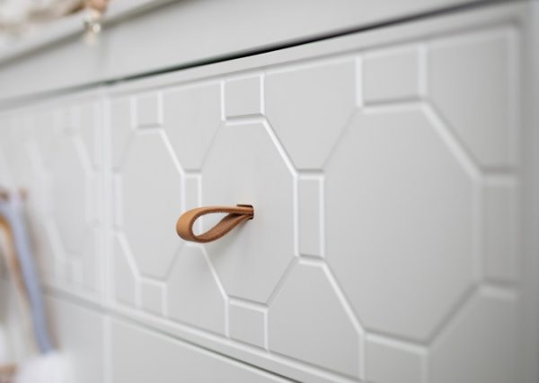 Комод Classic 6 ящиков с фрезеровкой "Геометрия" (белый) — изображение 4