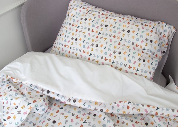 Комплект постельного белья «Разноцветные буквы» (белый, сатин) — изображение 4
