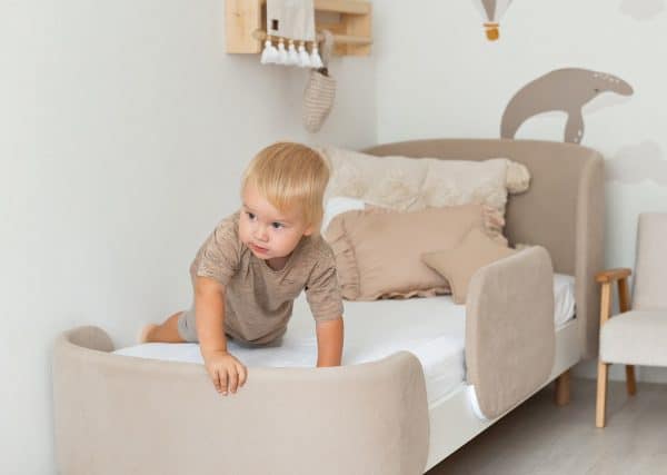 Кровать KIDI Soft для детей от 3 до 7 лет (бежевый) — изображение 4