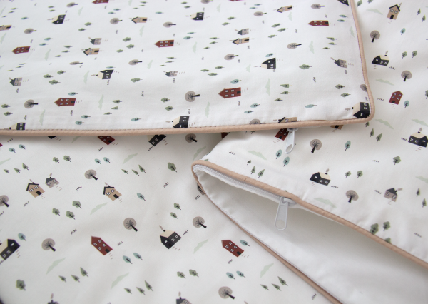 Постельное бельё в детскую кроватку «Домики» (кант, сатин) — изображение 4