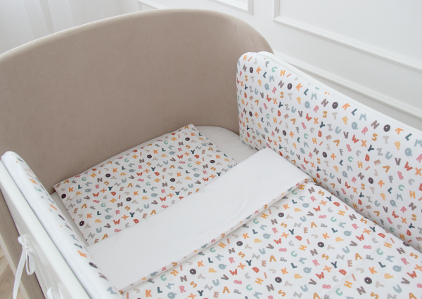 Постельное бельё в детскую кроватку «Разноцветные буквы» (сатин) — изображение 3