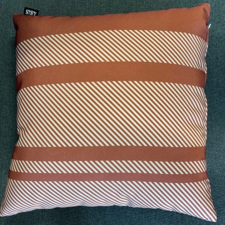 Декоративная подушка 40х40 см