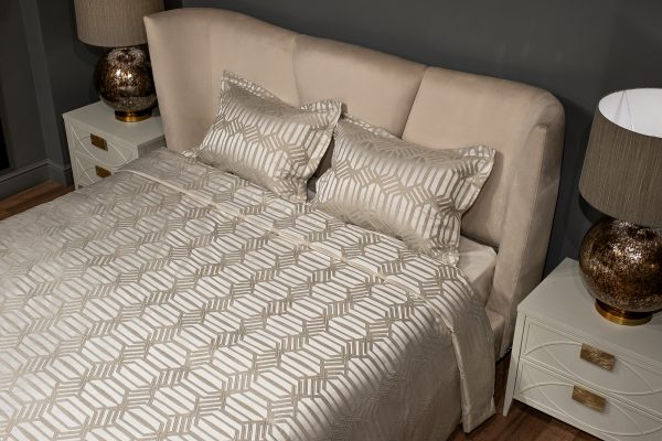 121GD-12126 Комплект Artdeco серый( покрывало 260*260 и 2 наволочки 50*70) — изображение 2