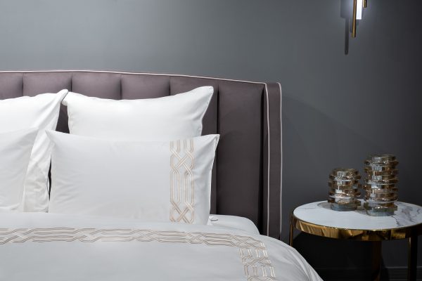 175smr-17505-komplekt-postelnogo-belja-s-vyshivkoj-pallada-zolotoj-dvuspalnyj-king-sajz-220240-3 175SMR-17505 Комплект постельного белья с вышивкой Паллада, золотой, Двуспальный кинг сайз (220*240) — изображение 4