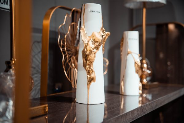 55RV5203M Ваза керамическая белая с золотым декором 10*9*24см — изображение 3