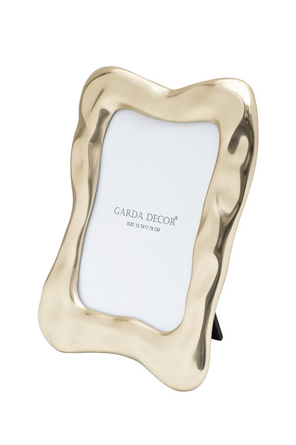 69-21077 Фоторамка декоративная метал. цвет золото 18*2