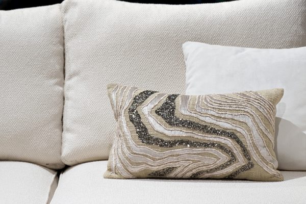 70SW-20288 Подушка с бисером "Мрамор" бежевая 30*50см — изображение 2