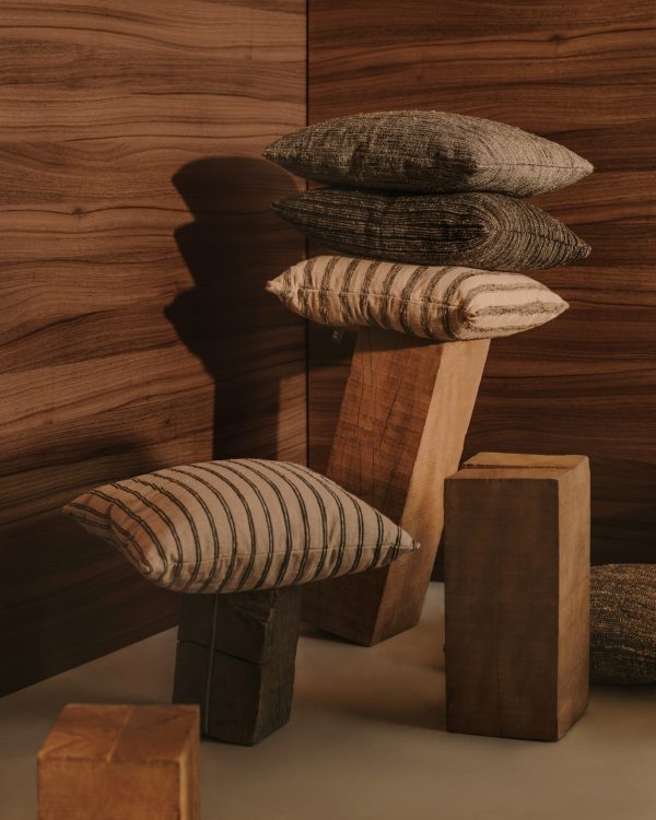 Caliu Чехол для подушки серо-бежевый шелк и хлопок 45 x 45 см — изображение 2