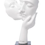 D5128WH Статуэтка "Поцелуй" белая 27*14*50см