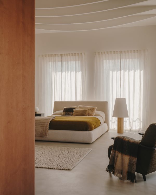 Кровать Martina со съемным бежевым чехлом из ткани букле под матрас 180 х 200 см — изображение 2