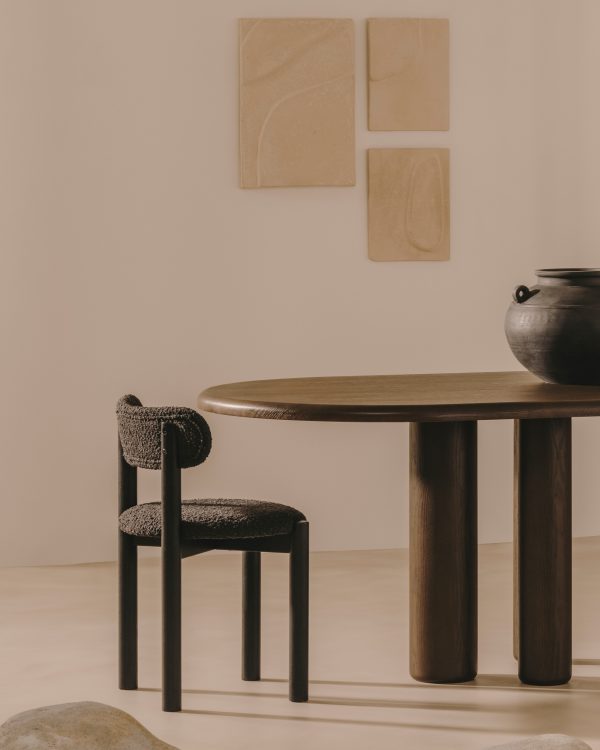 Nebai Стул из черной ткани букле и массива дуба с черной отделкой — изображение 3