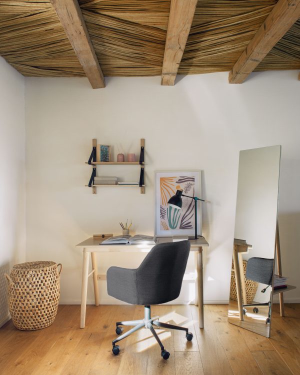 Офисное кресло Madina темно-серое — изображение 2