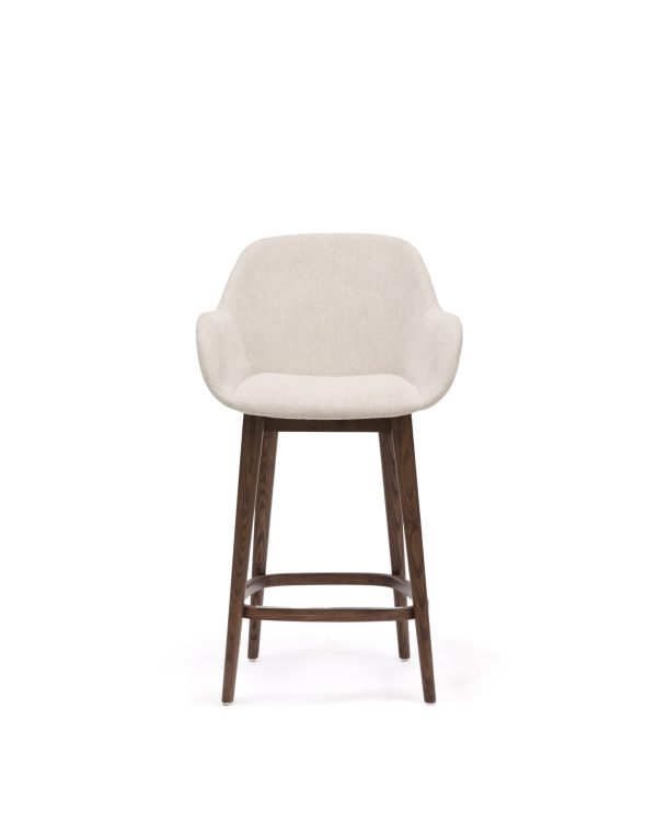 Полубарный стул Konna бежевого цвета с ножками из массива ясеня в темной отделке, 65 см — изображение 3