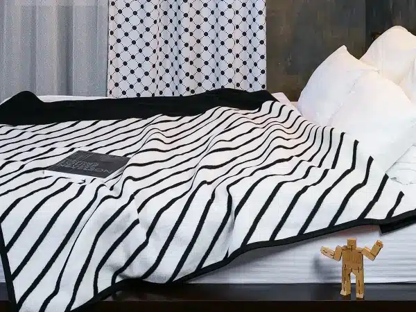 Плед Memphis красный, черный — изображение 2