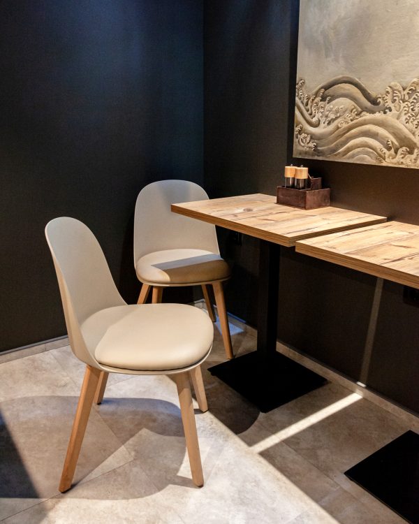 Стул Fog с подушкой бежевый деревянные ножки — изображение 3