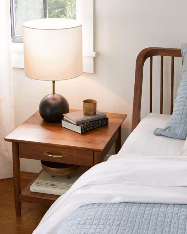 Чёрная настольная лампа “Тулон” — изображение 3