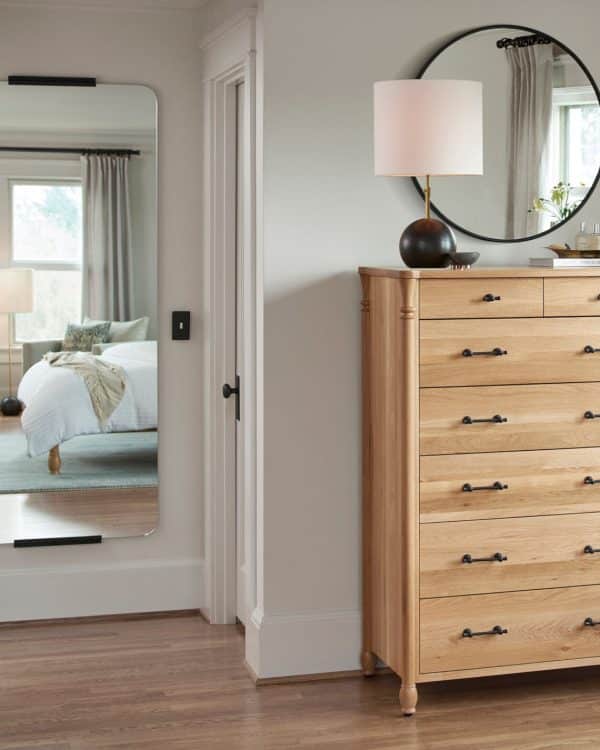 Чёрная настольная лампа “Тулон” — изображение 4