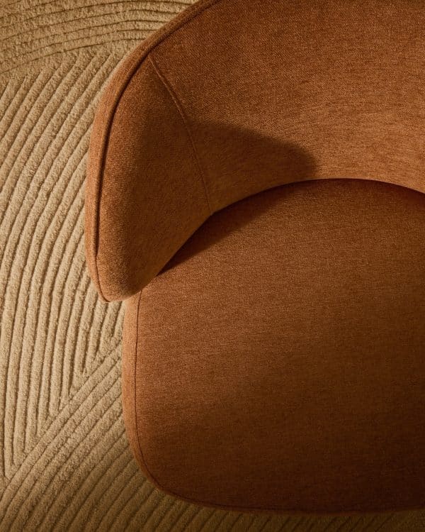 Кресло Ulit из терракотового шенилла с ножками из бука в натуральной отделке — изображение 3
