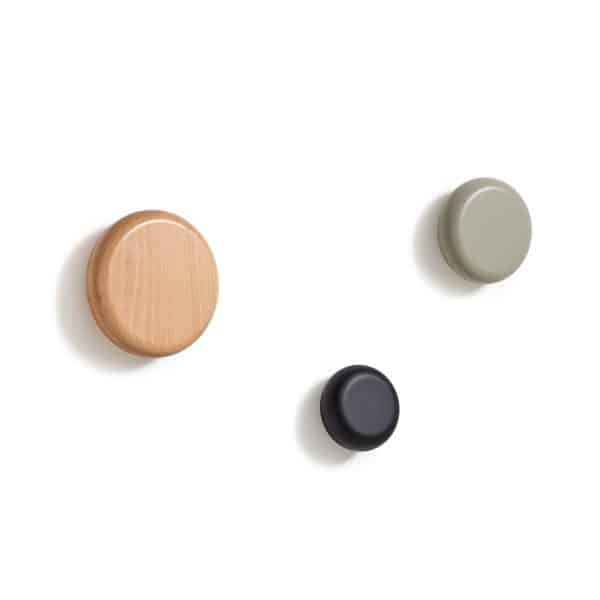 серой и черной отделкой