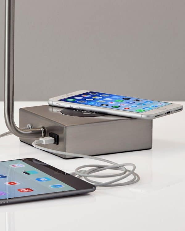 Настольная лампа “Ньют” с беспроводной зарядкой — изображение 4