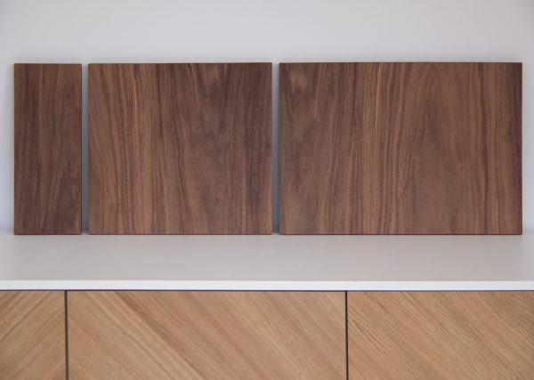 panel-dlja-stellazha-stripe-5035-sm-oreh-3 Панель для стеллажа Stripe 50*35 см (орех) — изображение 4