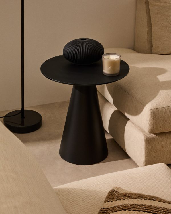 Приставной столик Wilshire из закаленного стекла и металла с матовой черной отделкой, Ø 50 см — изображение 3