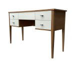 Кабинетный стол