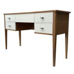 Кабинетный стол узкий