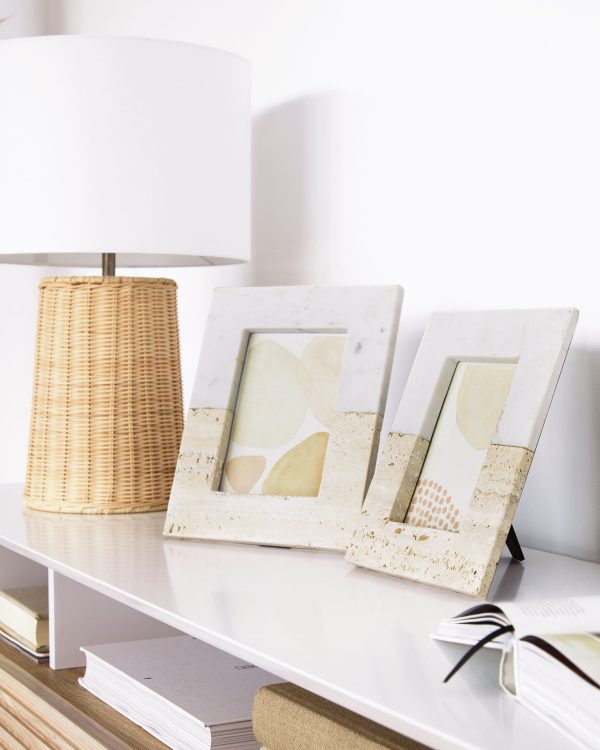 Рамка для фото Uria из белого мрамора и бежевого камня 25 x 20 см — изображение 3