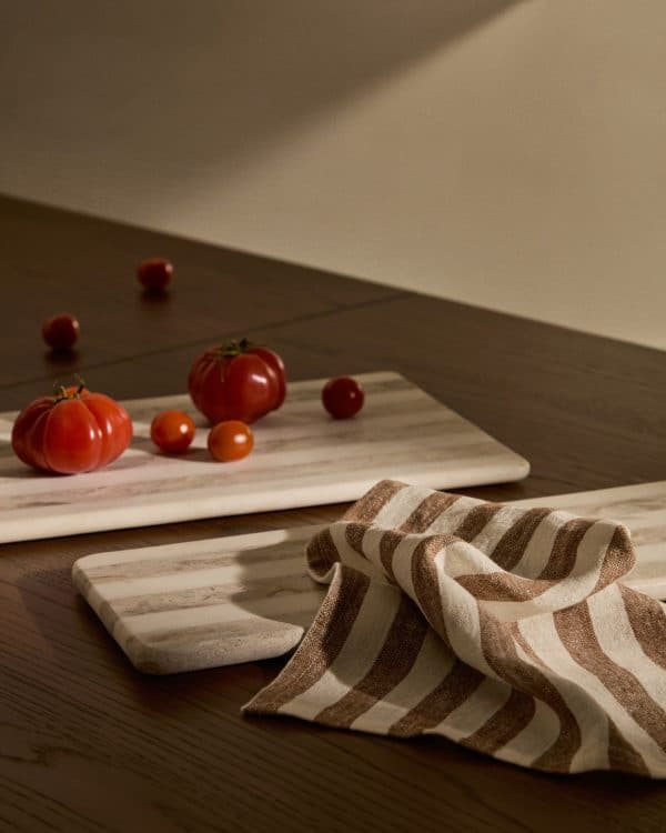 Sylara Маленькая сервировочная доска серый и белый мрамор — изображение 3