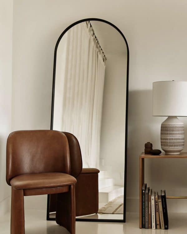 Зеркало в черной арочной раме “Хансен” — изображение 2
