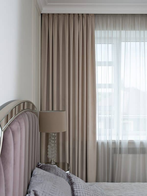 121GD-00019  Портьера Silkу 5 бежевая на подкладе 275*260