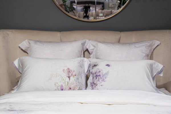 сиренево-белый