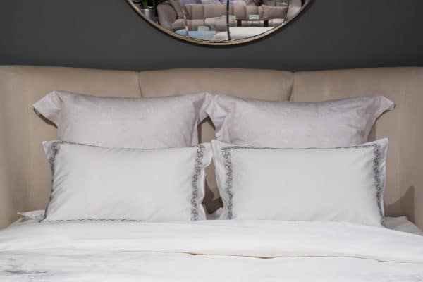 сиренево-белый