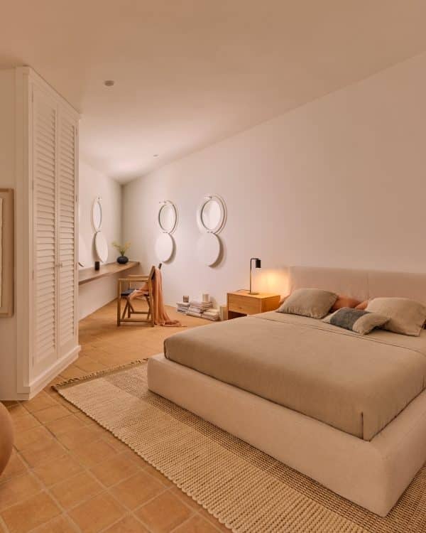 Ковер из шерсти Blart бежевого цвета с контрастной полосой по бокам 160 x 230 см — изображение 3