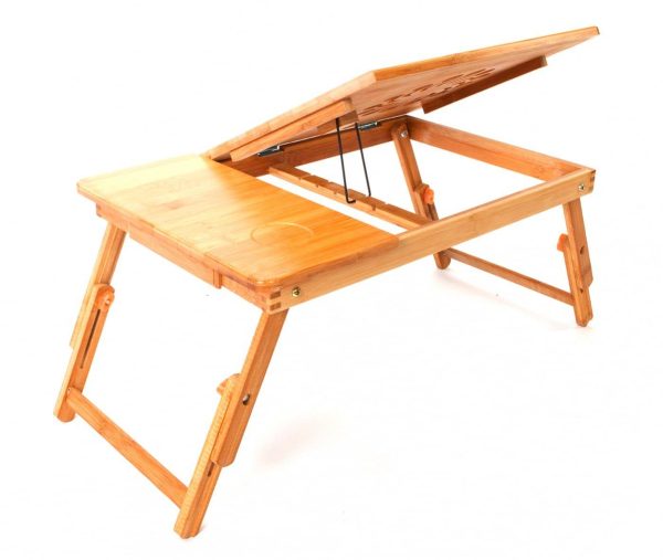 планшета и завтрака в постели