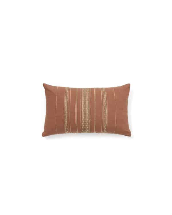 Чехол для подушки из льна Sairu оранжевого цвета с вышивкой из джута 30 x 50 см — изображение 4