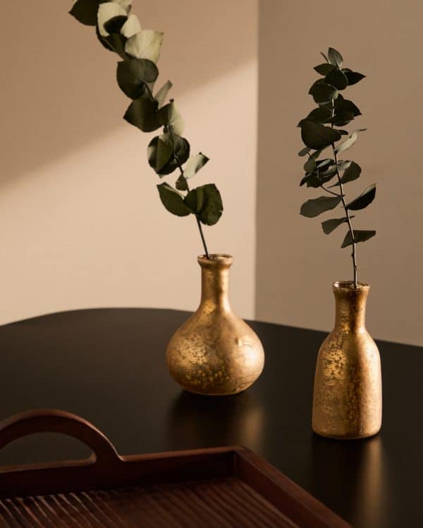 Deila Набор из 2 золотых ваз из переработанного стекла 10 см — изображение 2