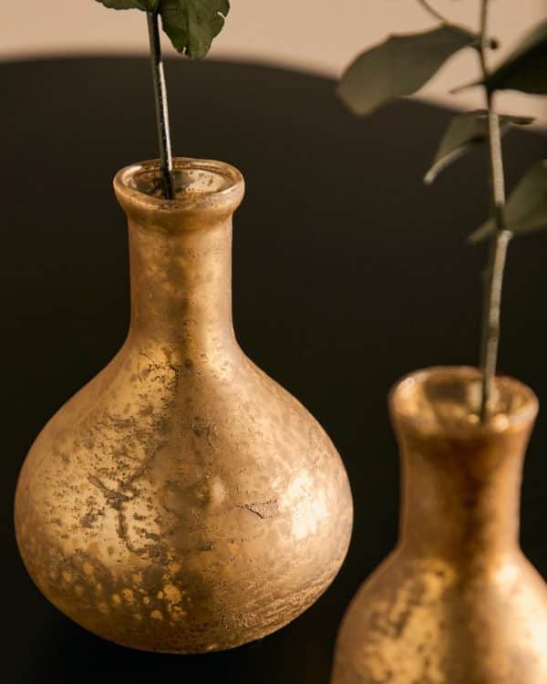 Deila Набор из 2 золотых ваз из переработанного стекла 10 см — изображение 3