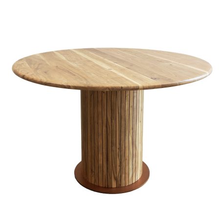 Круглый обеденный стол из массива