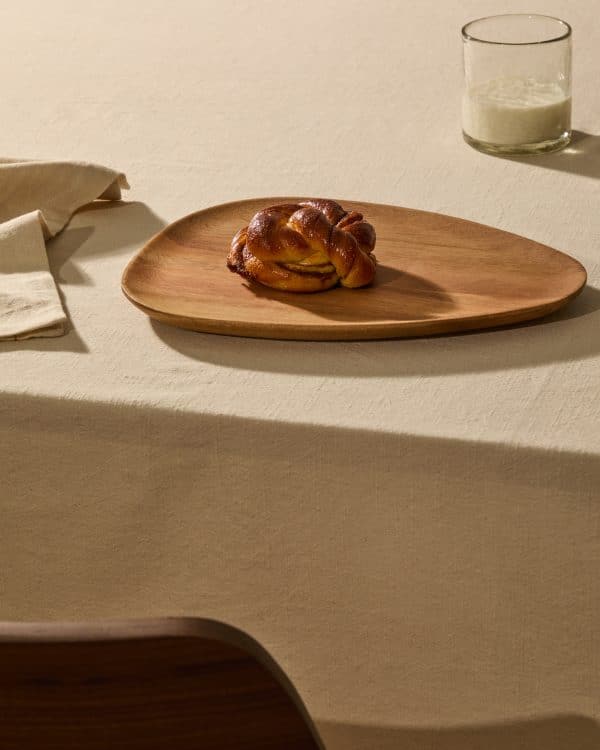 Набор из 2 сервировочных досок Nukha из древесины акации — изображение 3