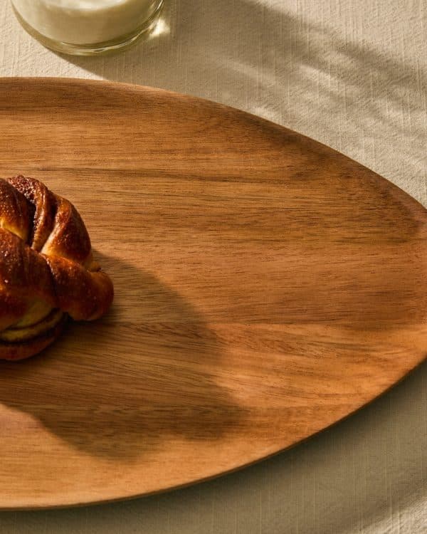 Набор из 2 сервировочных досок Nukha из древесины акации — изображение 4