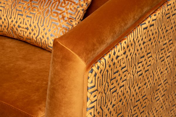 divan-trevi-230mk-trehm-raskl-s-kantom-oranzh-pad31lattice-orang-23210388sm-4 Диван Trevi 230М(К) трехм раскл с кантом оранж Pad31+Lattice ORANG 232*103*88см — изображение 5