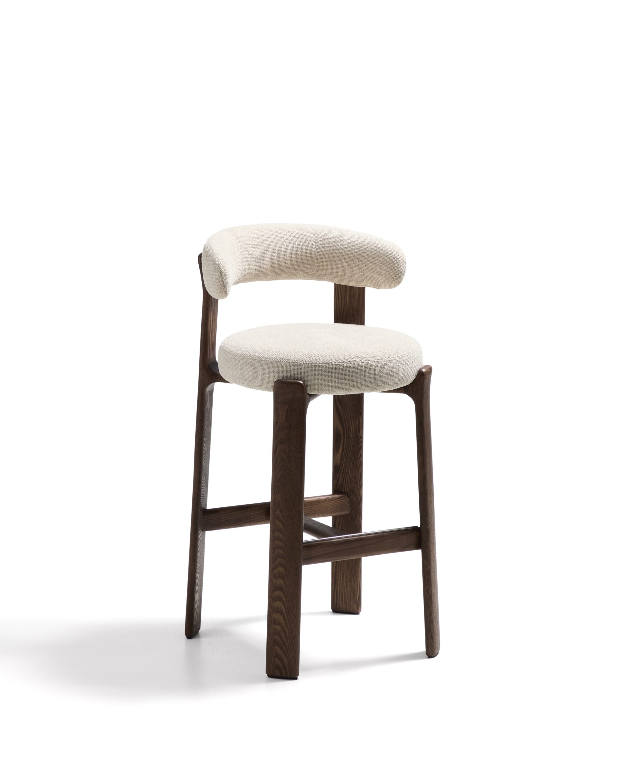 Барный стул Granite из бежевой синели и ясеня с отделкой орех 75 см Барный стул Granite из бежевой синели и ясеня с отделкой орех 75 см