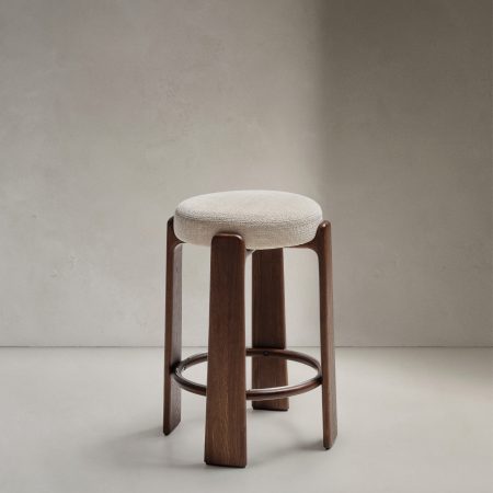 Granite Барный табурет из бежевого шенилла и массива ясеня в отделке орех 75 см