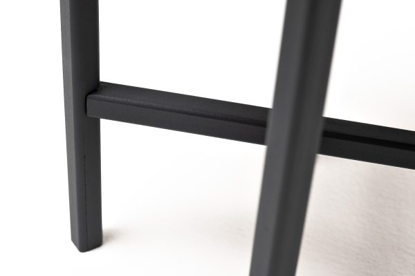 "Кипр" интерьерный стол из HPL круглый Ø30 H40, цвет "серый гранит" — изображение 3