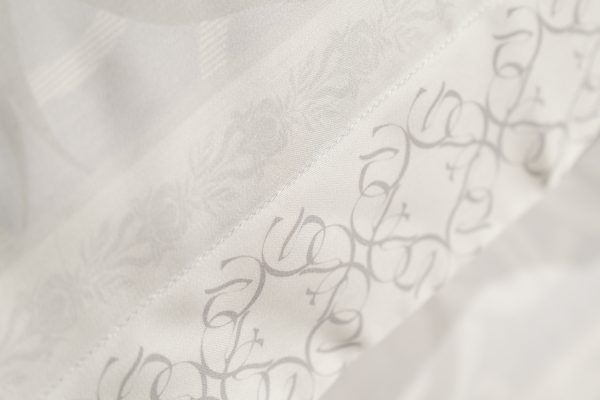 180JOD-18028 Комплект наволочек Ирисы тенсель белые 70*70 (2шт) — изображение 2