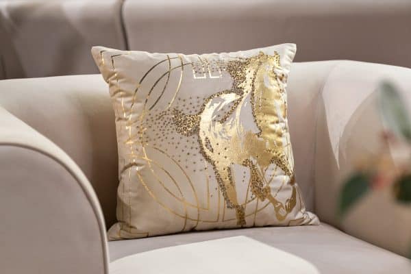 стеклярусом и вышивкой "Голден Спирит" беж 45*45