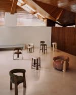 Барный стул Granite из бежевого шенилла и ясеня с отделкой орех 75 см — изображение 4